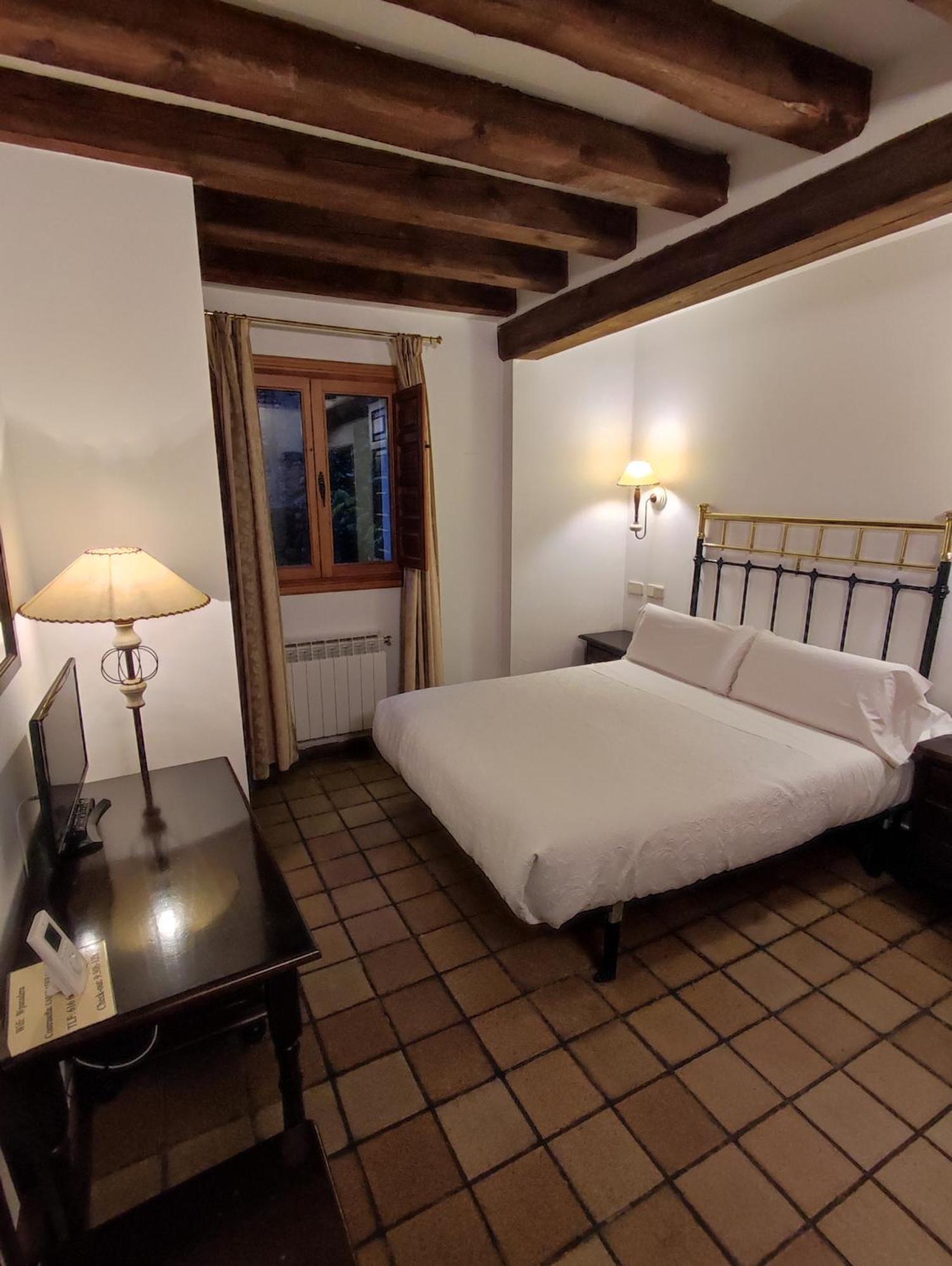 Hostal Posada La Panadera Sepulveda Luaran gambar