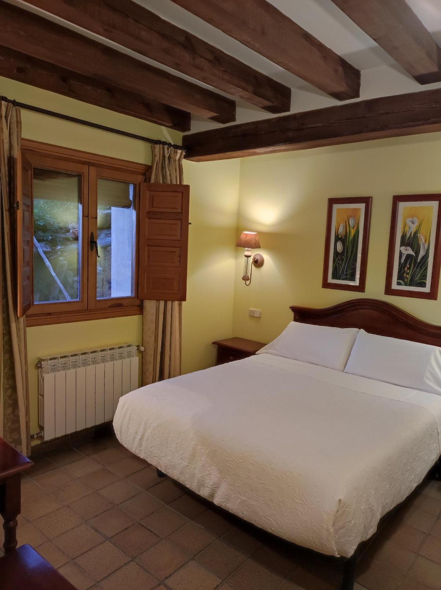 Hostal Posada La Panadera Sepulveda Luaran gambar