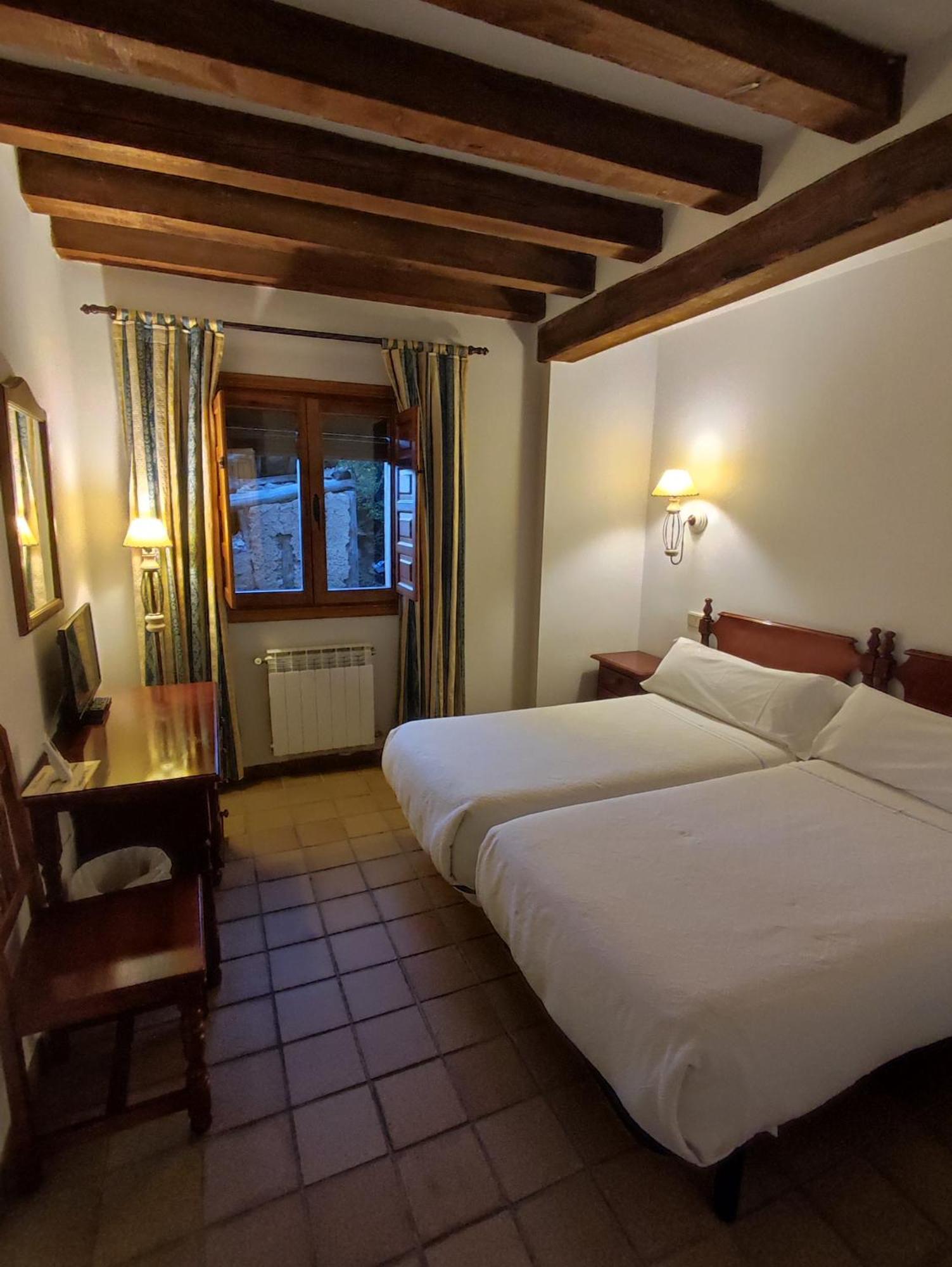 Hostal Posada La Panadera Sepulveda Luaran gambar
